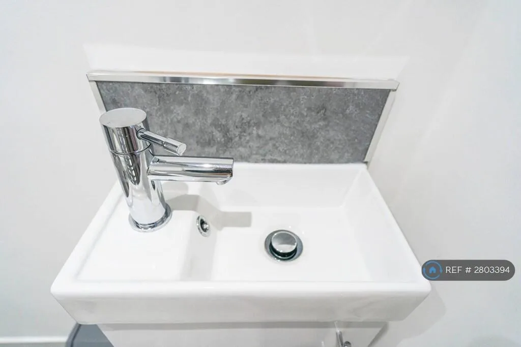 1 bedroom house share for rent