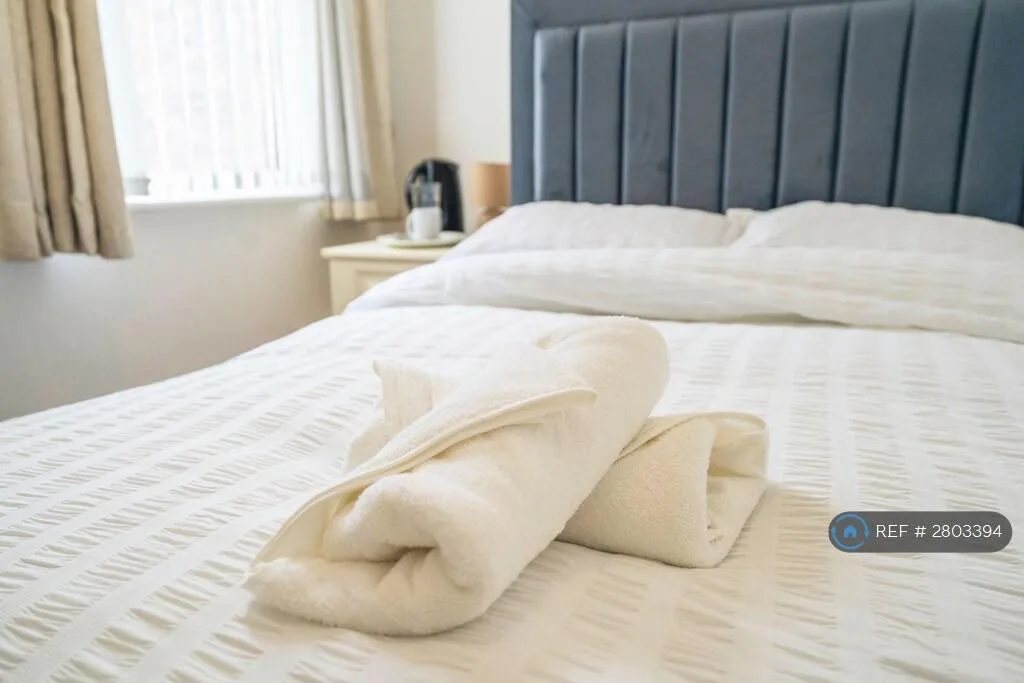 1 bedroom house share for rent