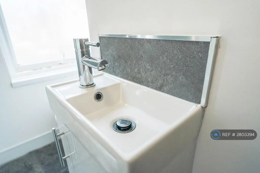 1 bedroom house share for rent