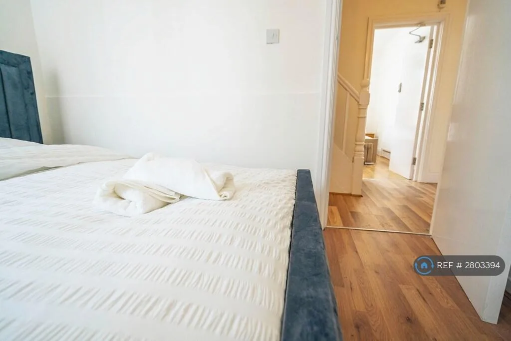 1 bedroom house share for rent