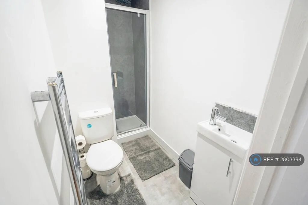 1 bedroom house share for rent