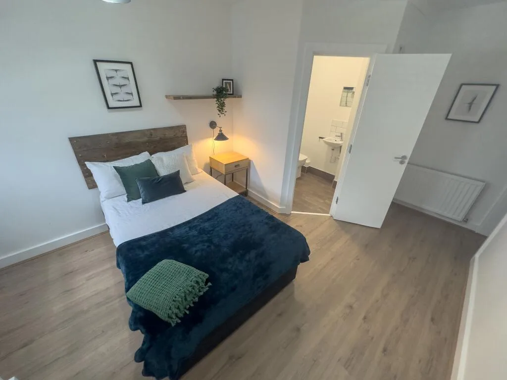 5 bedroom terraced house for rent