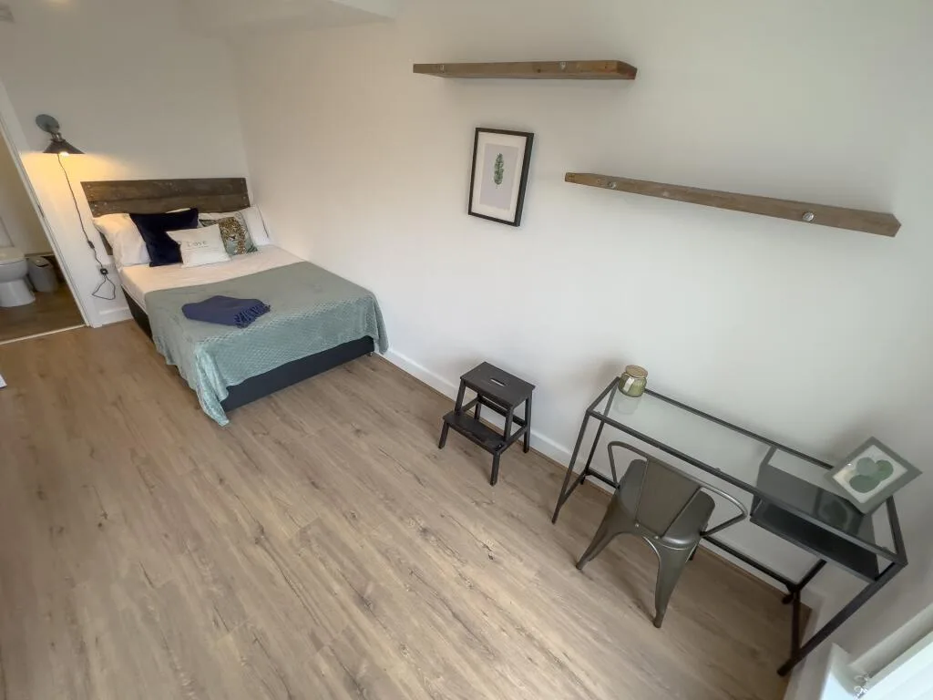 5 bedroom terraced house for rent
