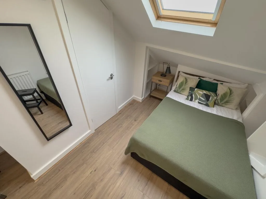 5 bedroom terraced house for rent