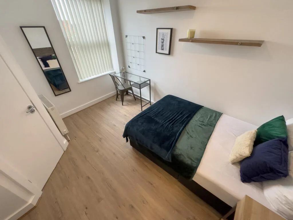 5 bedroom terraced house for rent