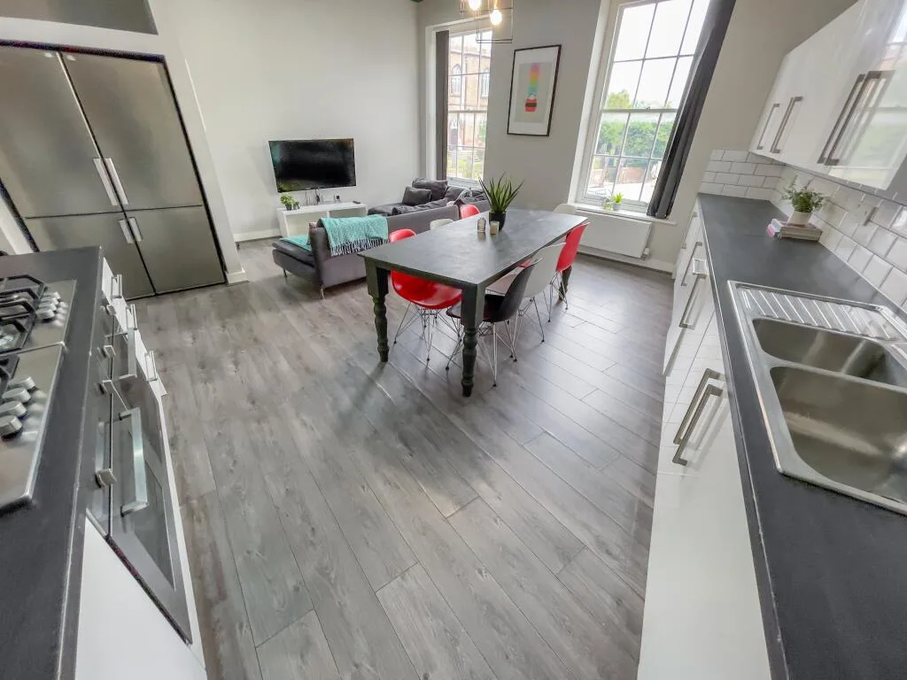 1 bedroom house share for rent