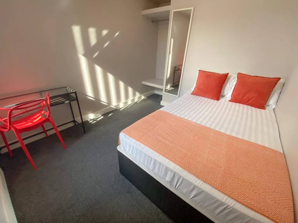 6 bedroom terraced house for rent