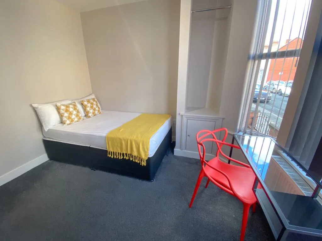 6 bedroom terraced house for rent