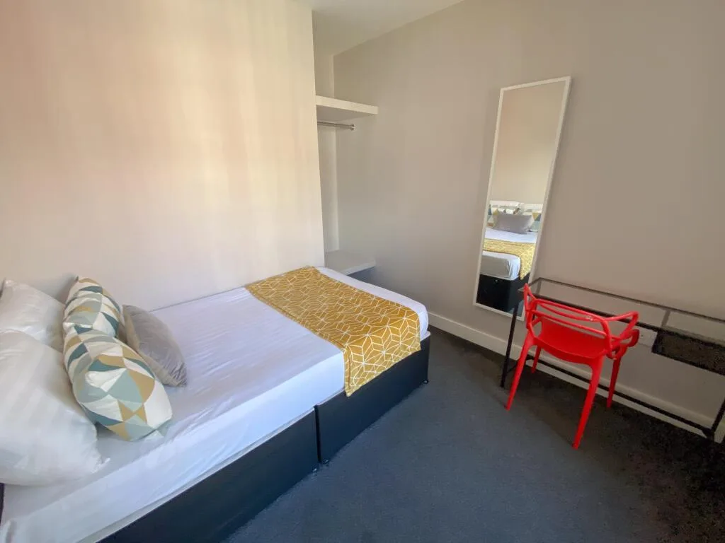 6 bedroom terraced house for rent