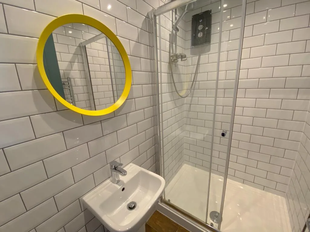 6 bedroom terraced house for rent
