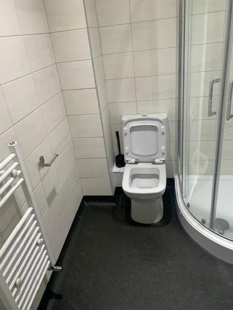 6 bedroom flat for rent