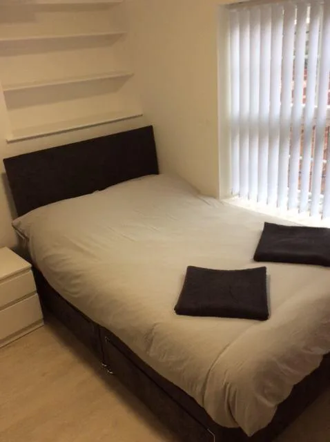 6 bedroom flat for rent