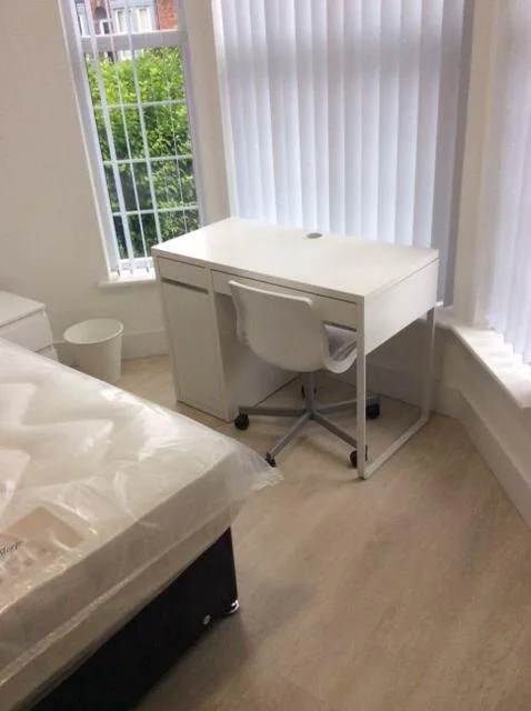 6 bedroom flat for rent