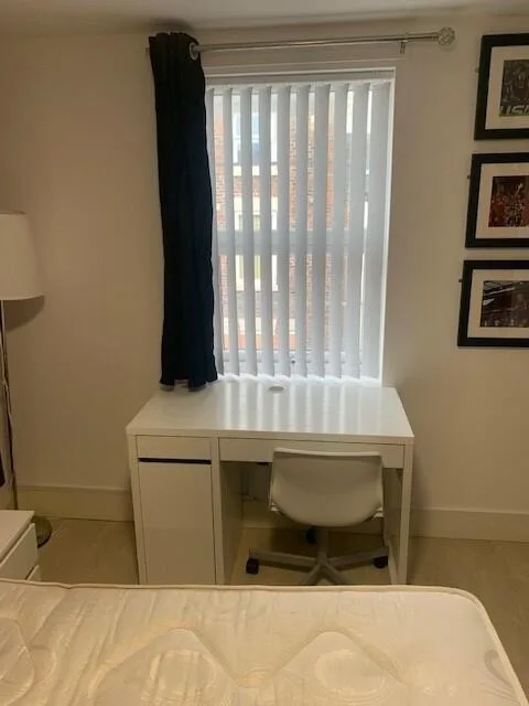 6 bedroom flat for rent