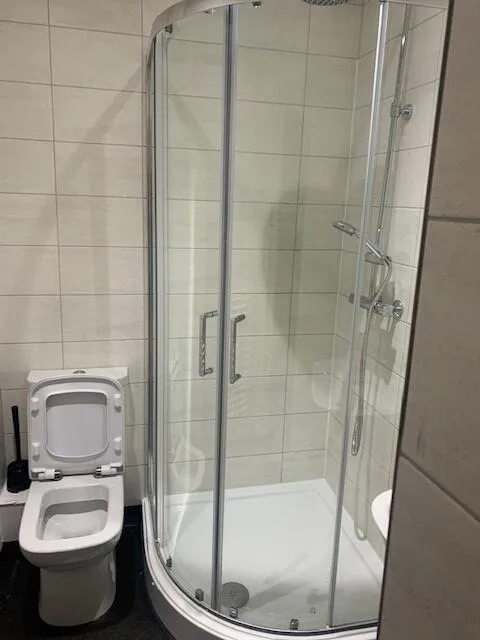 6 bedroom flat for rent