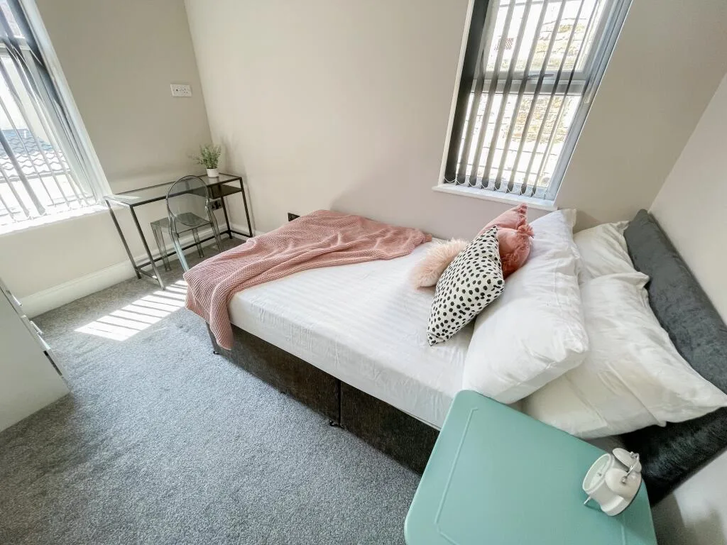 5 bedroom house for rent