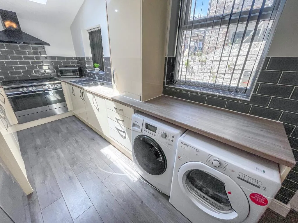 5 bedroom house for rent
