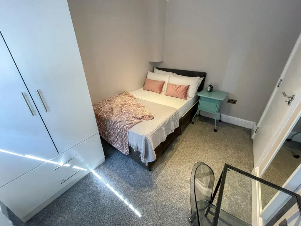 5 bedroom house for rent
