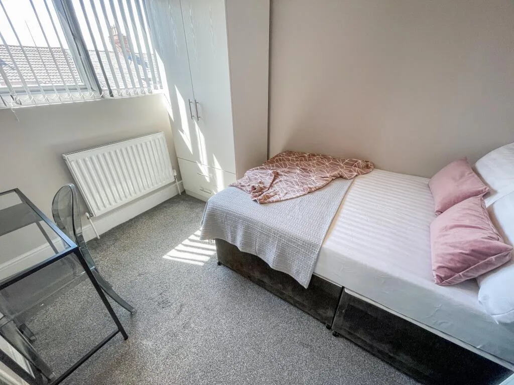 5 bedroom house for rent