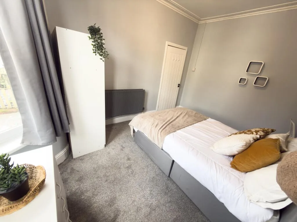 4 bedroom house share for rent