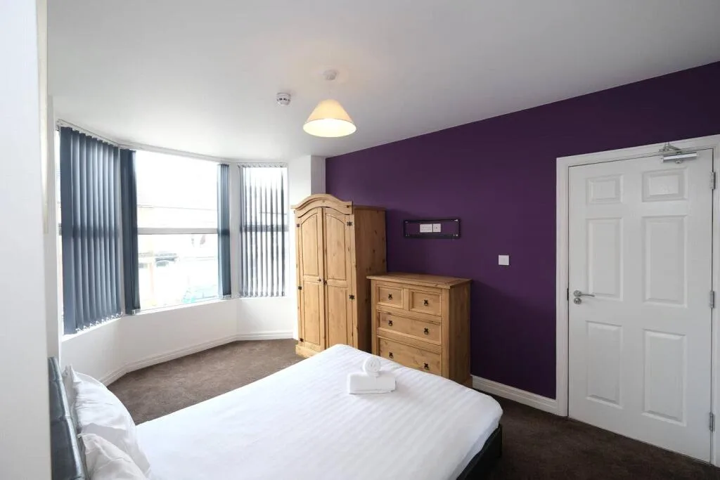 5 bedroom end of terrace house for rent