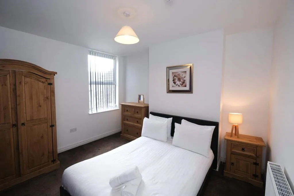 5 bedroom end of terrace house for rent