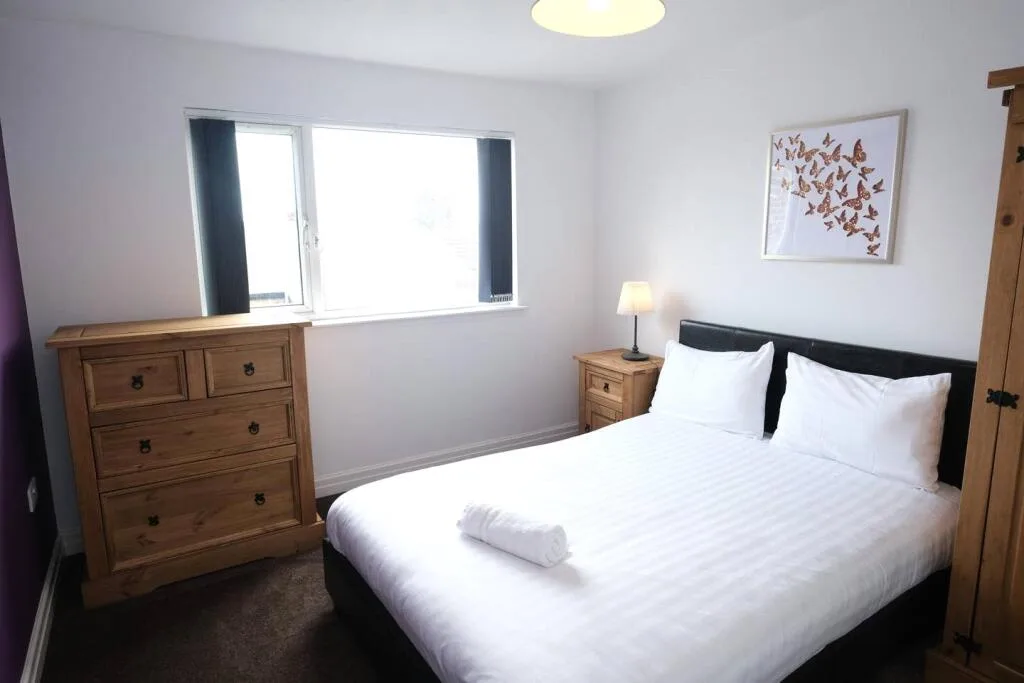 5 bedroom end of terrace house for rent
