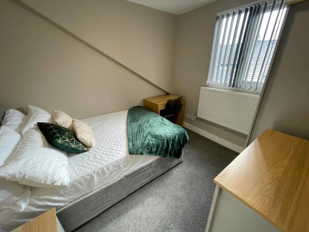 5 bedroom house for rent