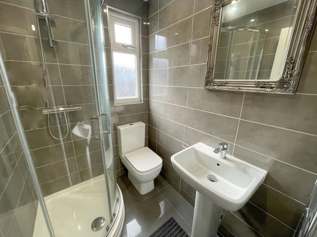 5 bedroom house for rent