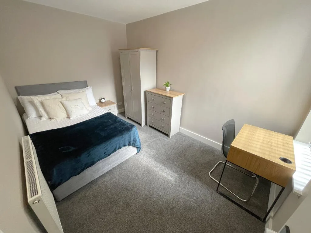 5 bedroom house for rent