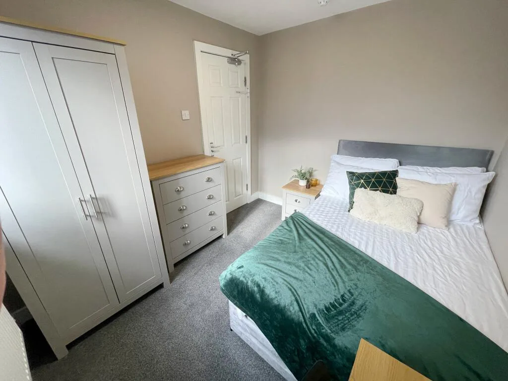 5 bedroom house for rent