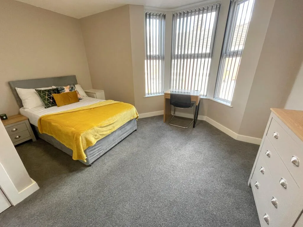 5 bedroom house for rent