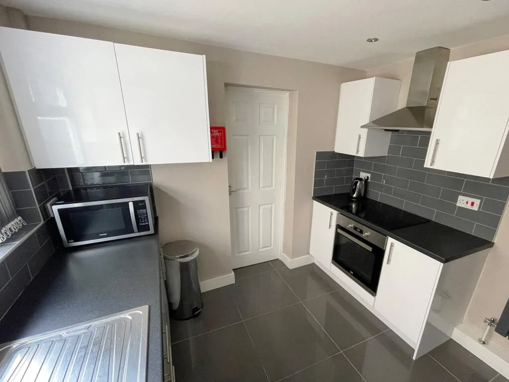 5 bedroom house for rent