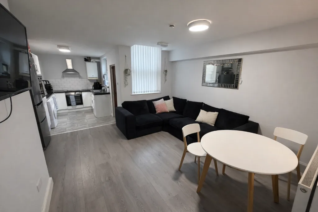 6 bedroom terraced house for rent