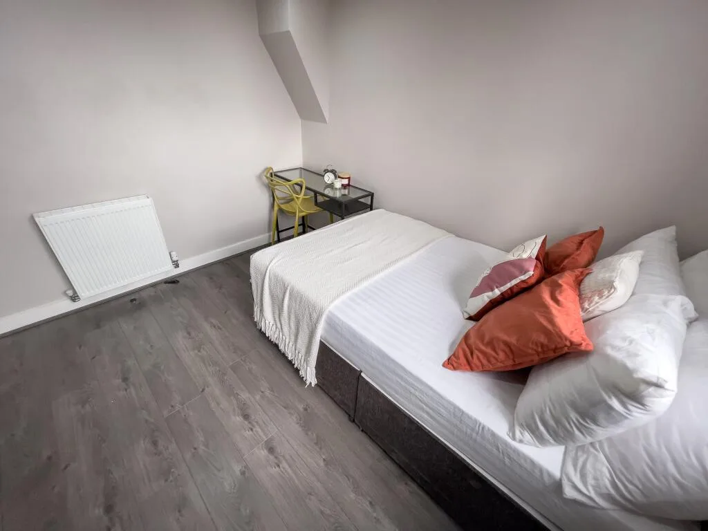 6 bedroom terraced house for rent