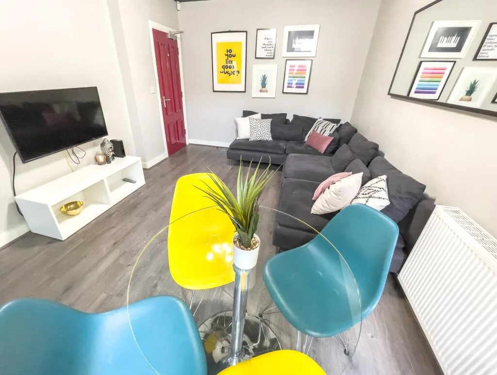 6 bedroom terraced house for rent