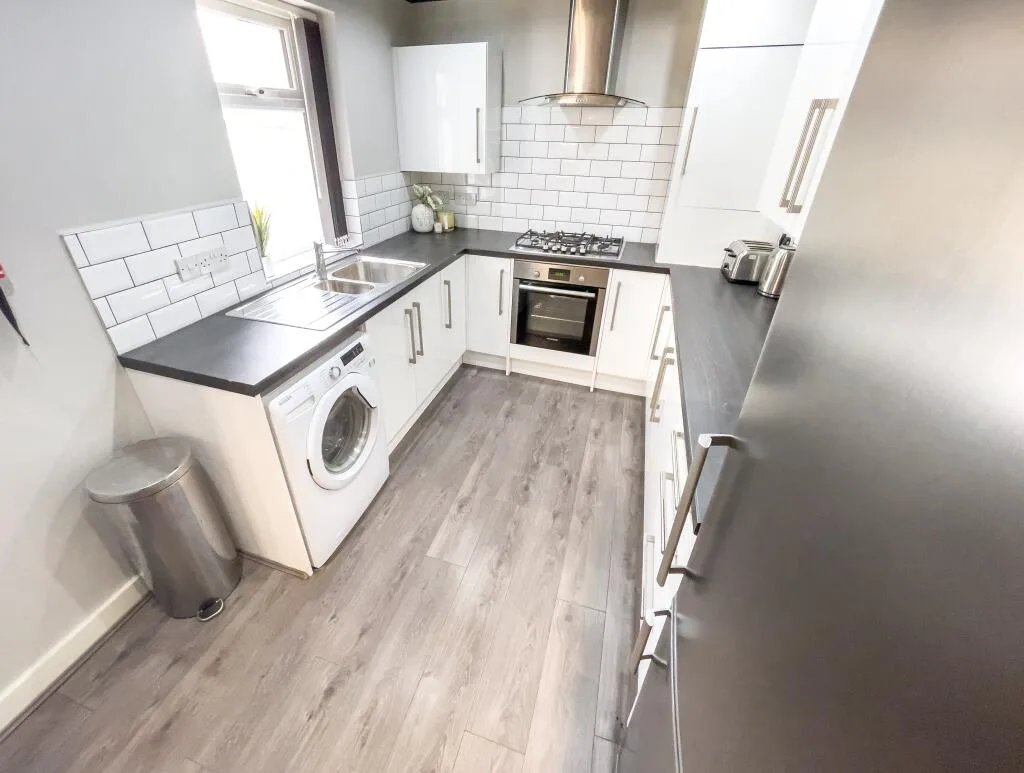 6 bedroom terraced house for rent
