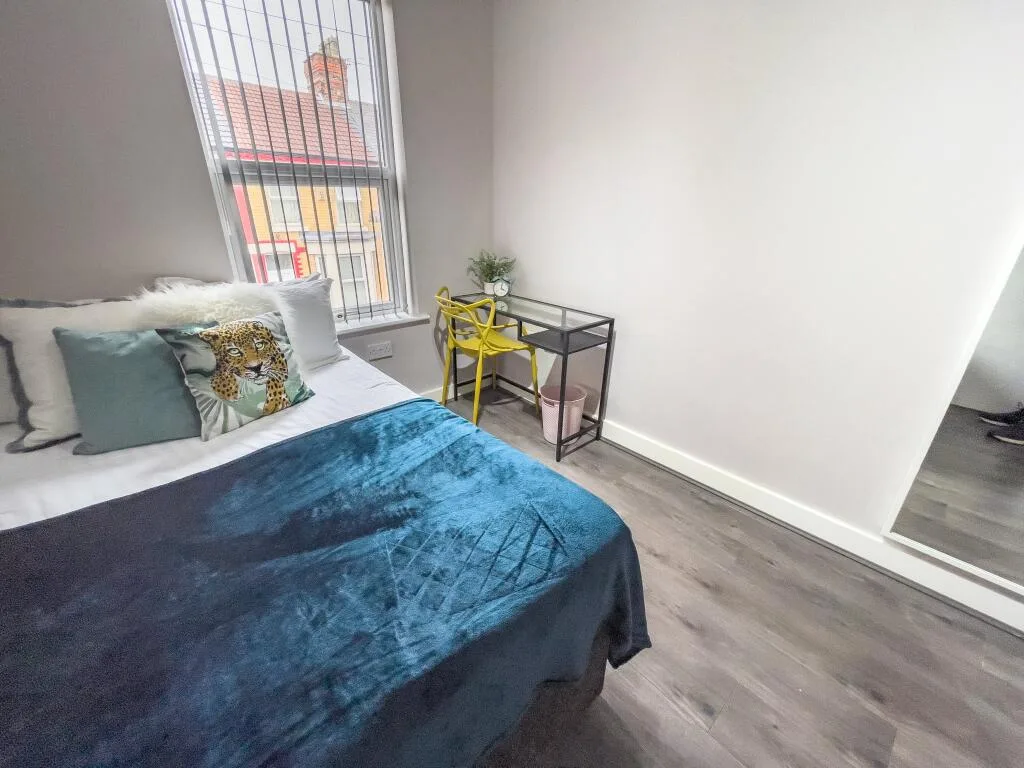 6 bedroom terraced house for rent