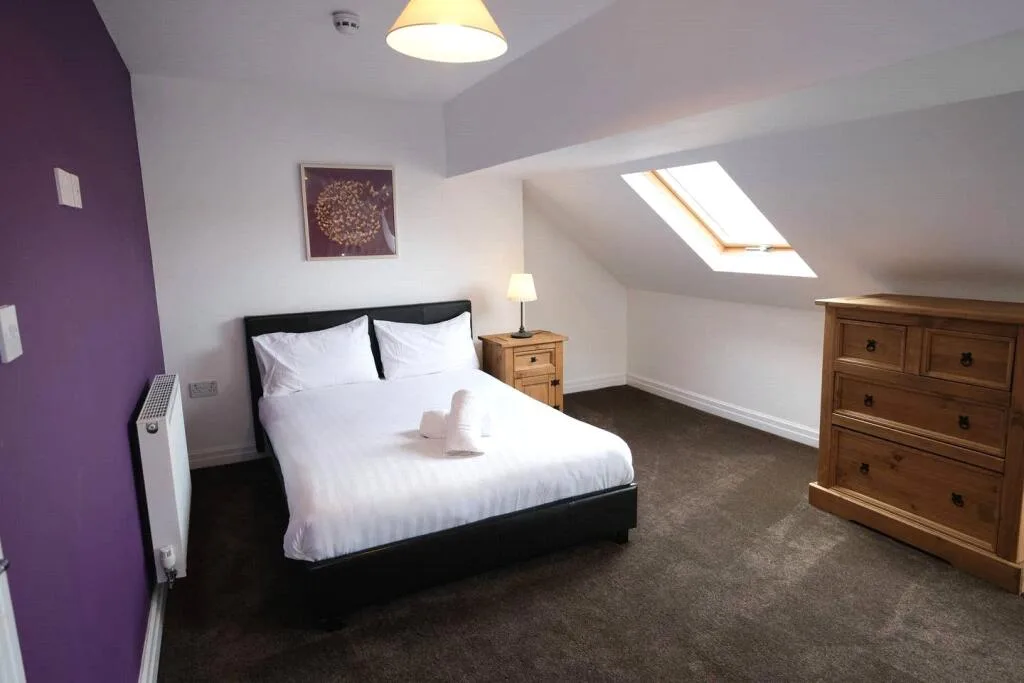 6 bedroom end of terrace house for rent