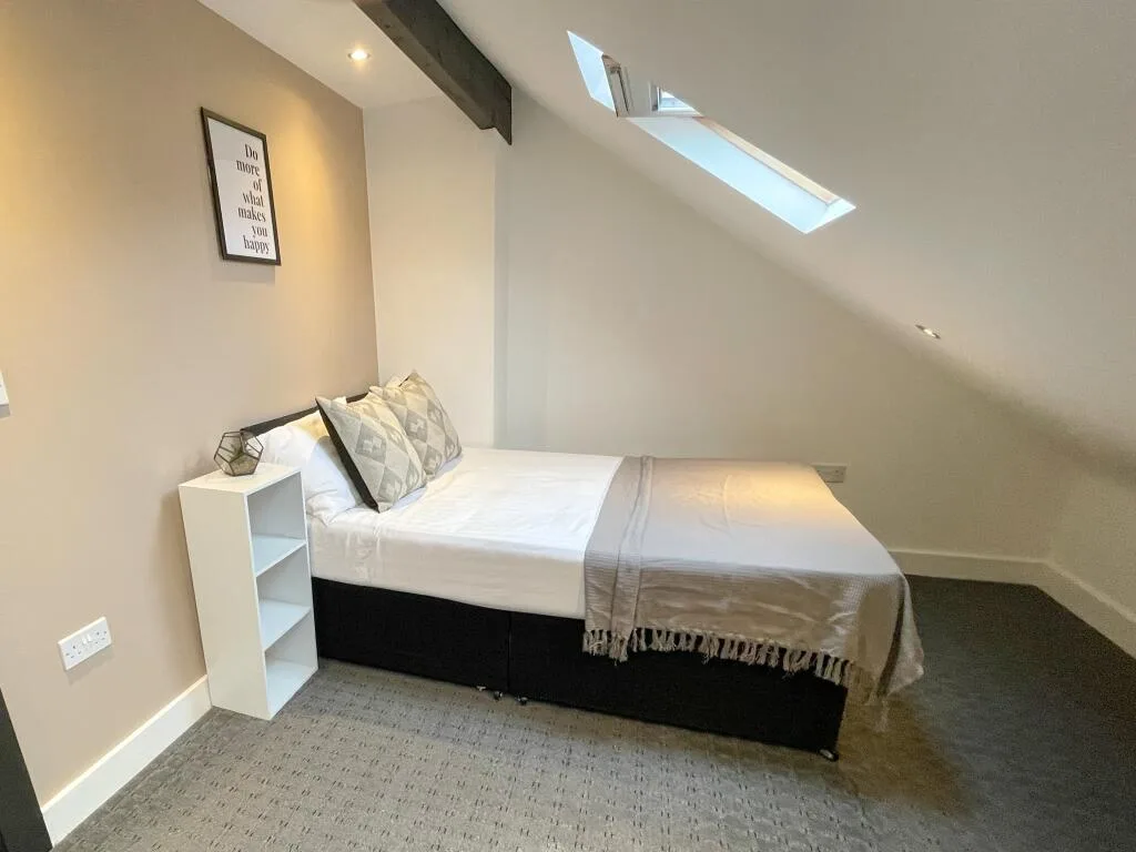6 bedroom terraced house for rent