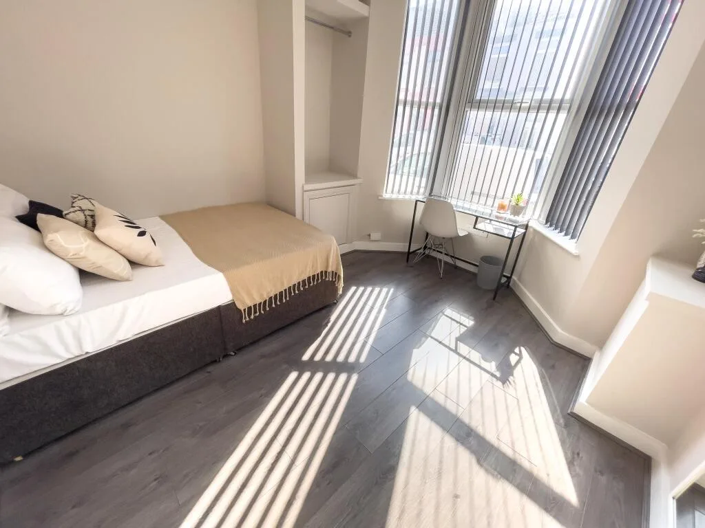 6 bedroom terraced house for rent