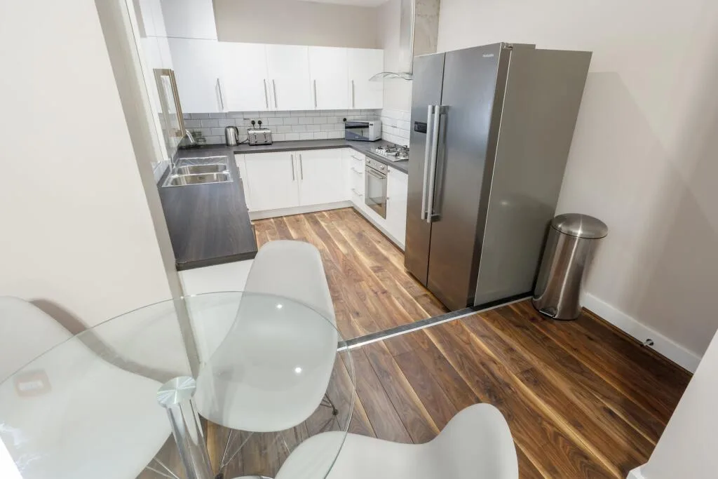 6 bedroom terraced house for rent