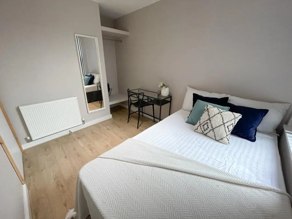 6 bedroom terraced house for rent