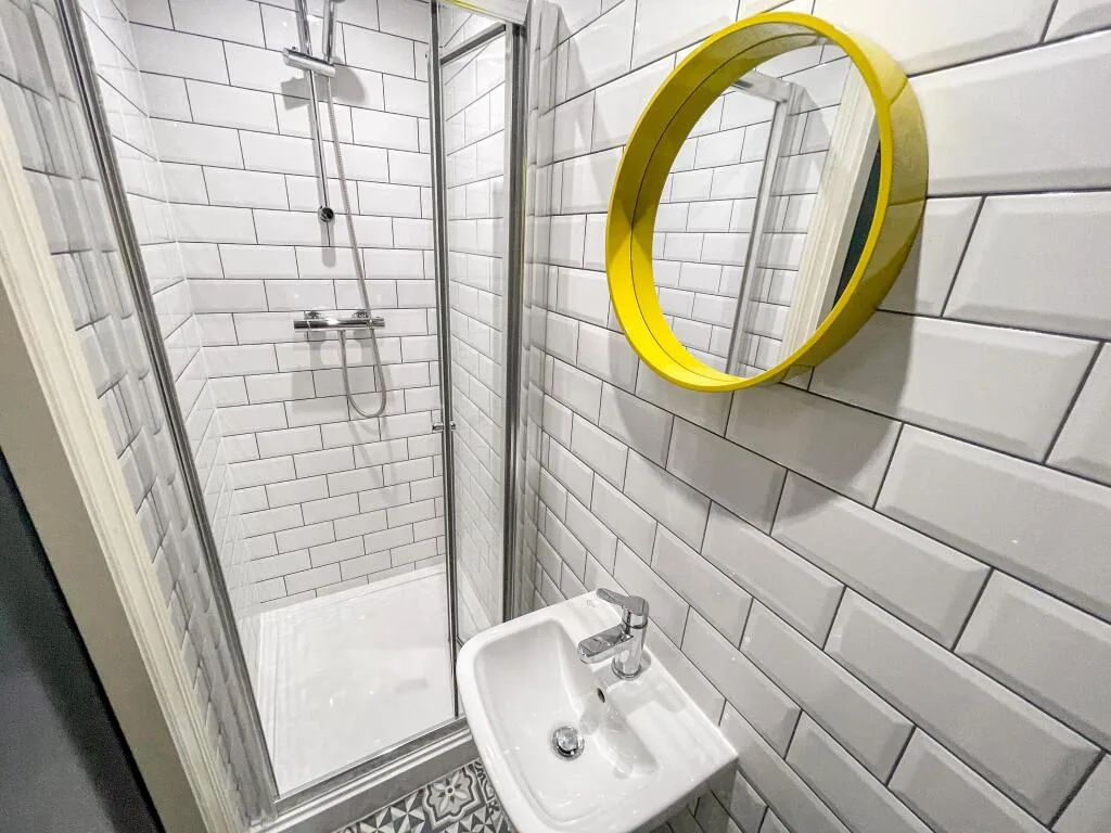 6 bedroom terraced house for rent