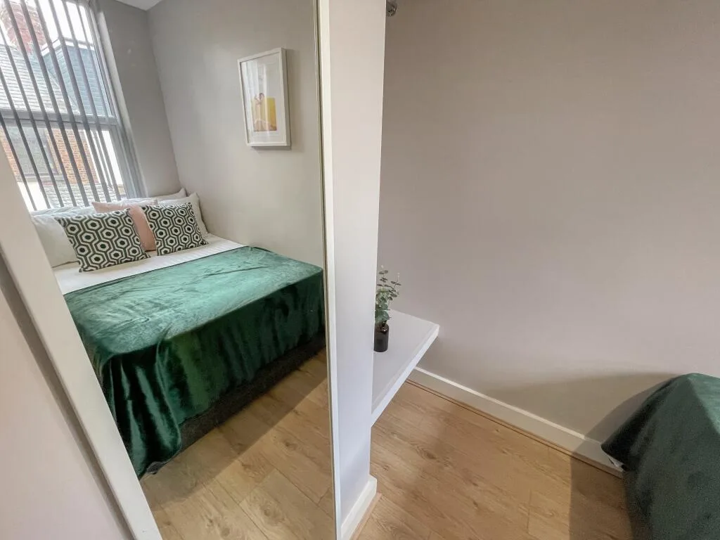 6 bedroom terraced house for rent