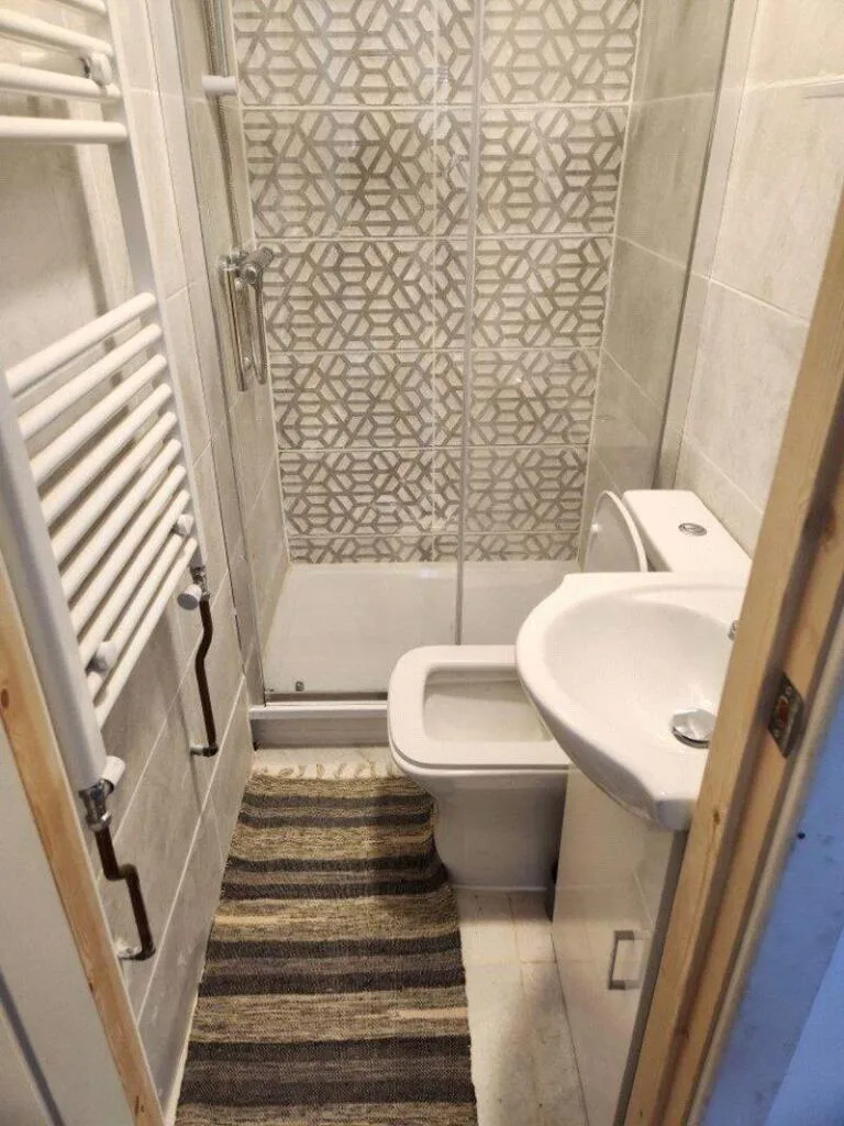 6 bedroom detached house for rent