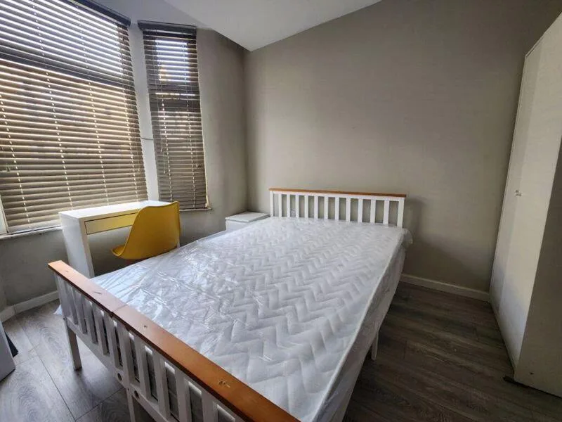 6 bedroom detached house for rent