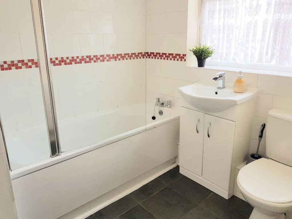 4 bedroom terraced house for rent