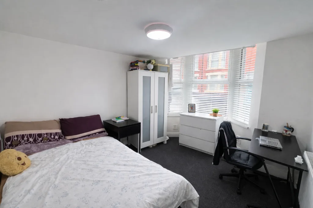 5 bedroom terraced house for rent