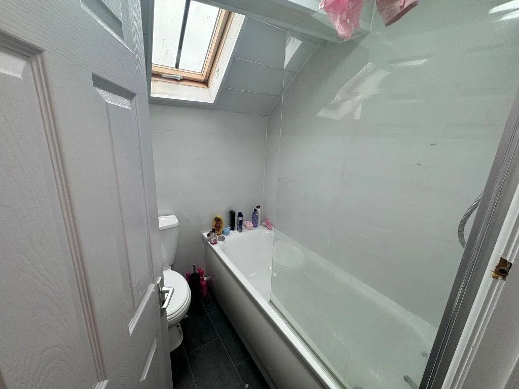 5 bedroom terraced house for rent